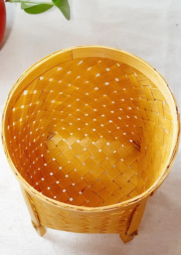 weaving bamboo basket